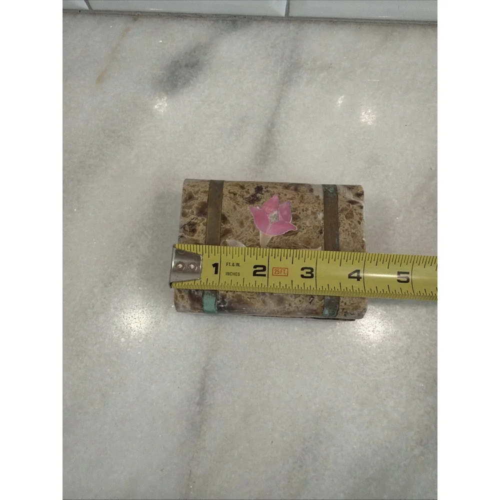 Vintage, Soapstone Trinket Box, Mother‎ of Pearl Floral Inlay And Brass Trim 004
